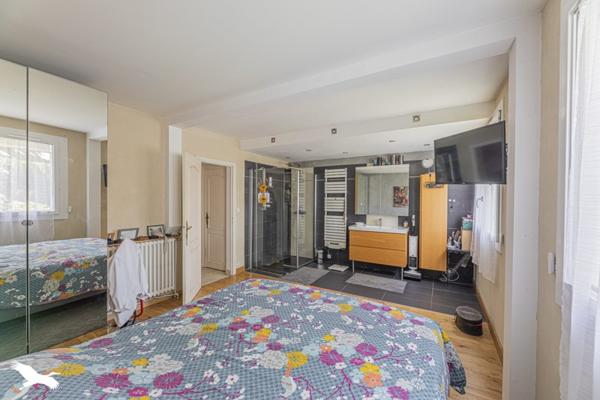 Maison à vendre 385 688 € La Ville-aux-Dames 6 p 177 m² DPE D
