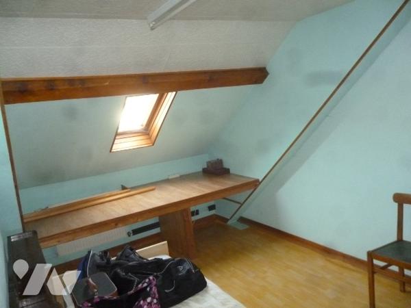 Maison d'habitation briques et ardoises,  6 pièces, grenier, garage, dépendance, terrain.