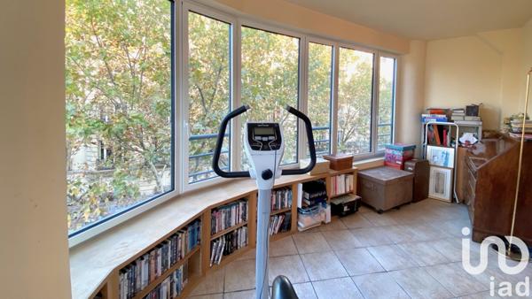 Appartement 4 pièces de 71 m² à Paris (75017)