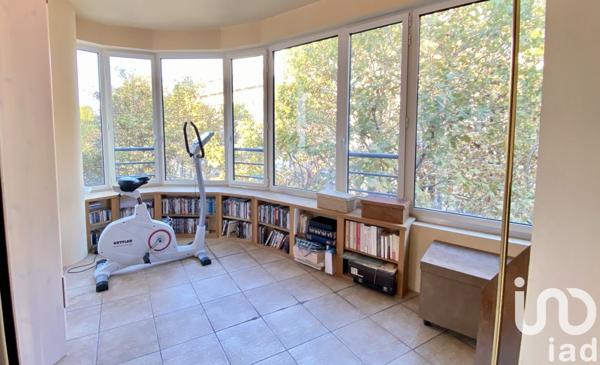 Appartement 4 pièces de 71 m² à Paris (75017)