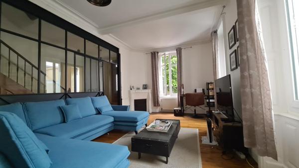 Maison à BRESSUIRE, 79300 - 10 pièces 160m²