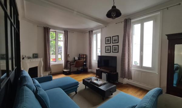 Maison à BRESSUIRE, 79300 - 10 pièces 160m²