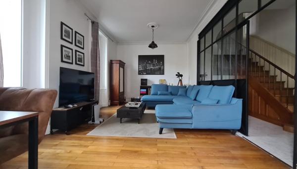 Maison à BRESSUIRE, 79300 - 10 pièces 160m²