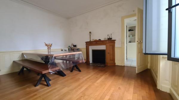 Maison à BRESSUIRE, 79300 - 10 pièces 160m²