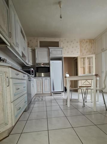 Maison à BRESSUIRE, 79300 - 10 pièces 160m²