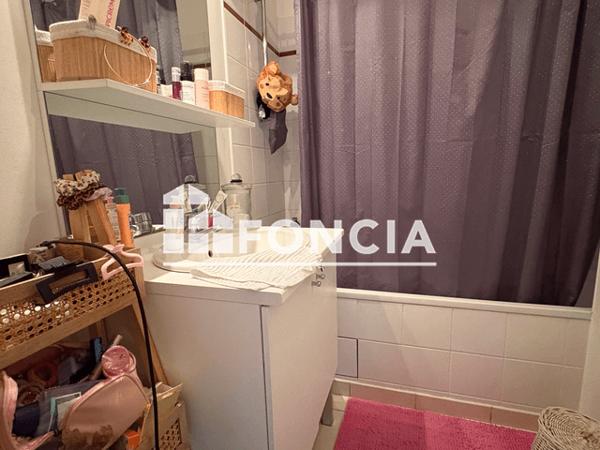 Location Appartement 3 pièces 67.75 m² - 6-10 RUE DU CHEMIN DES POISSONNI Caen 14000