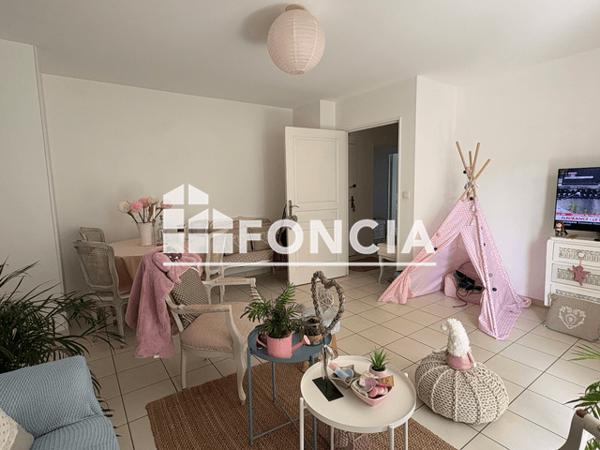 Location Appartement 3 pièces 67.75 m² - 6-10 RUE DU CHEMIN DES POISSONNI Caen 14000