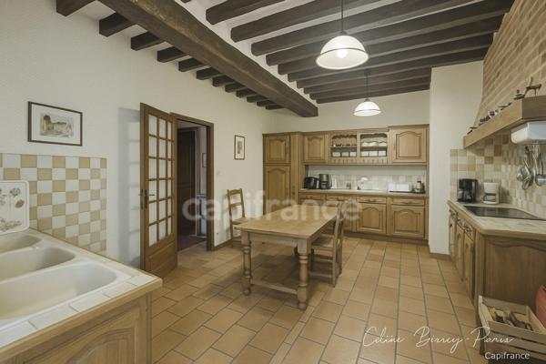 Longère de charme de 228 m², 4 Chambres, piscine 4X8, jardin clos 1563 M2