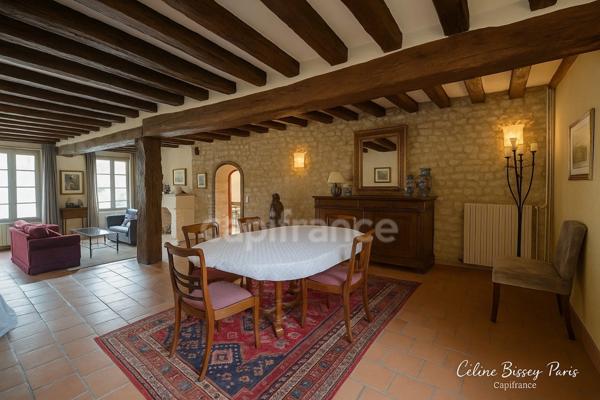 Longère de charme de 228 m², 4 Chambres, piscine 4X8, jardin clos 1563 M2