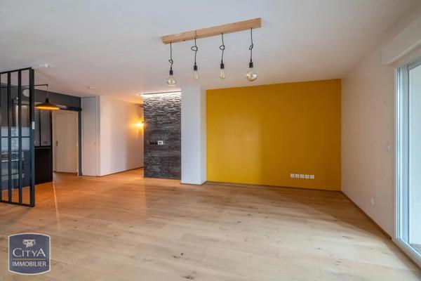Appartement à louer 4 pièces 94.02m² Francheville (69340)