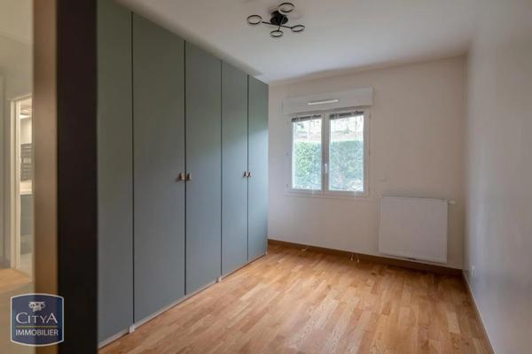 Appartement à louer 4 pièces 94.02m² Francheville (69340)
