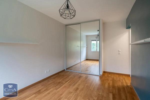Appartement à louer 4 pièces 94.02m² Francheville (69340)