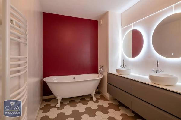 Appartement à louer 4 pièces 94.02m² Francheville (69340)