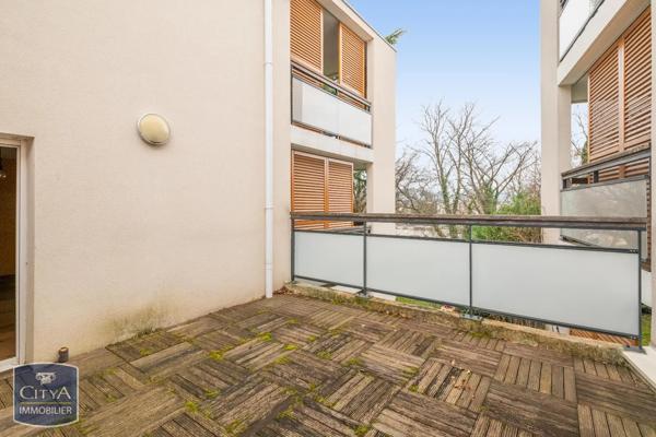 Appartement à louer 4 pièces 94.02m² Francheville (69340)