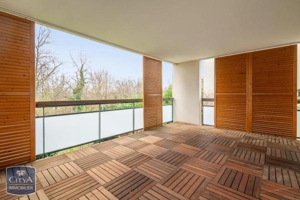 Appartement à louer 4 pièces 94.02m² Francheville (69340)