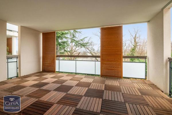 Appartement à louer 4 pièces 94.02m² Francheville (69340)