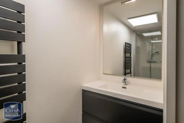Appartement à louer 4 pièces 94.02m² Francheville (69340)