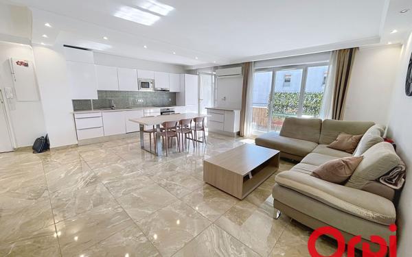 Appartement à vendre    3 pièces • 69,82 m2 Marseille 11