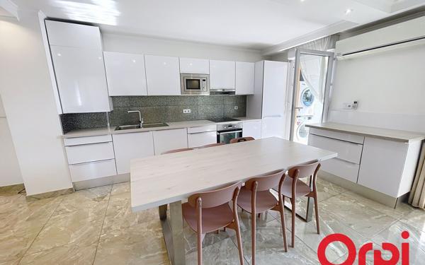 Appartement à vendre    3 pièces • 69,82 m2 Marseille 11