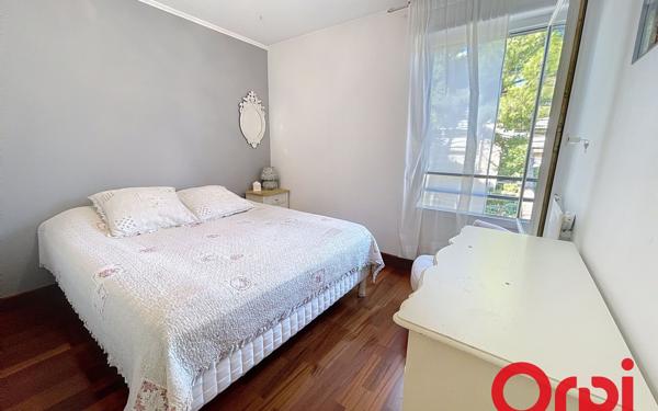 Appartement à vendre    3 pièces • 69,82 m2 Marseille 11