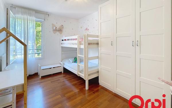 Appartement à vendre    3 pièces • 69,82 m2 Marseille 11