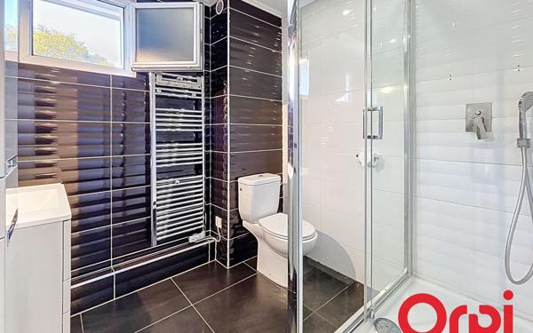 Appartement à vendre    3 pièces • 69,82 m2 Marseille 11