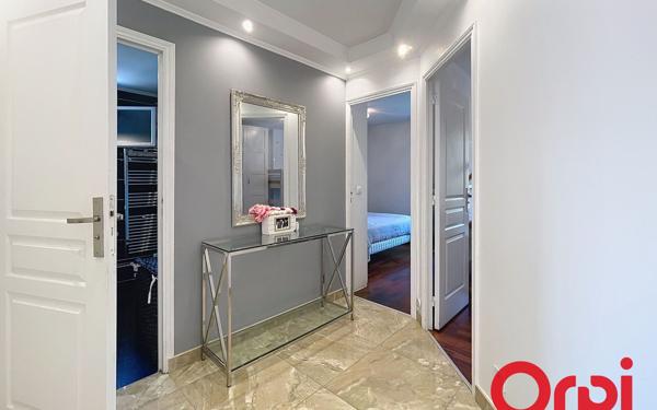 Appartement à vendre    3 pièces • 69,82 m2 Marseille 11