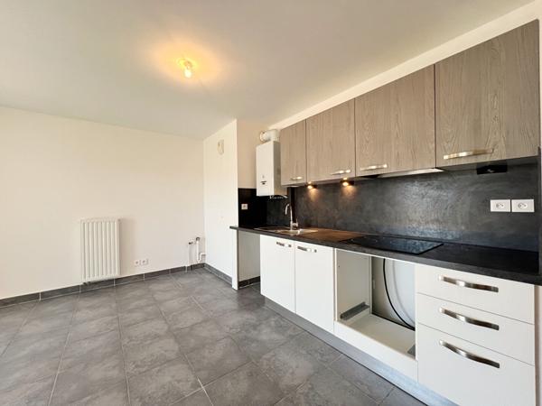 HYERES - Résidence récente - Appartement T3 - Double parking en sous-sol