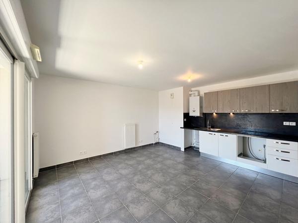 HYERES - Résidence récente - Appartement T3 - Double parking en sous-sol