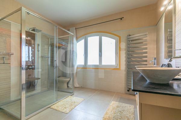 Maison à vendre    6 pièces •  Sucy-en-Brie