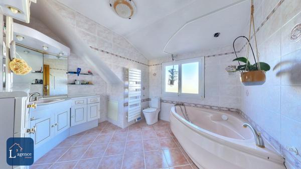 Maison individuelle T5 avec sous-sol complet Chevry 01170