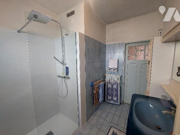 SAINT-GAUDENS, ensemble immobilier composé d'une habitation principale et de nombreuses dépendances.