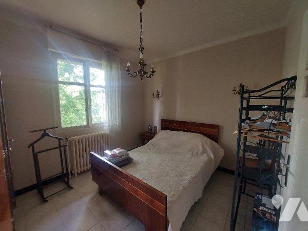 SAINT-GAUDENS, ensemble immobilier composé d'une habitation principale et de nombreuses dépendances.