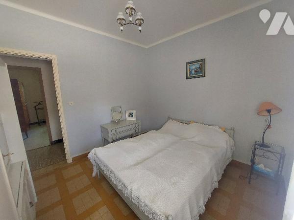 SAINT-GAUDENS, ensemble immobilier composé d'une habitation principale et de nombreuses dépendances.