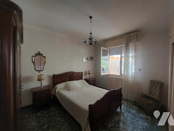 SAINT-GAUDENS, ensemble immobilier composé d'une habitation principale et de nombreuses dépendances.