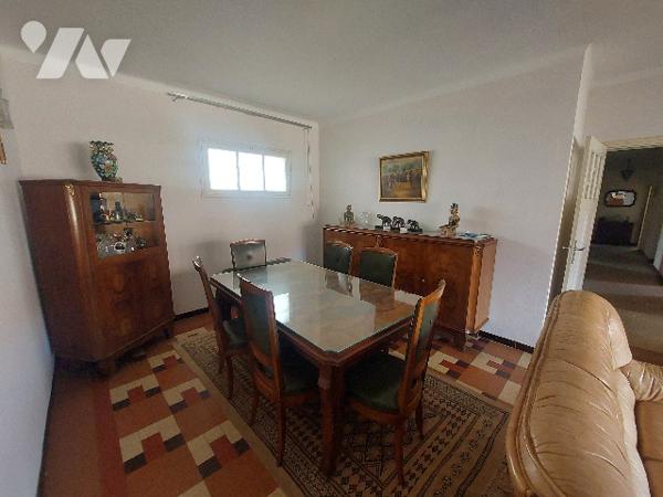 SAINT-GAUDENS, ensemble immobilier composé d'une habitation principale et de nombreuses dépendances.