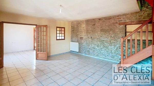 Maison -Quatre Chambres-Terrain -