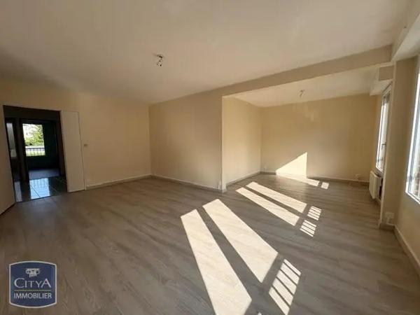 Appartement à louer 4 pièces 81.82m² Arras (62000)