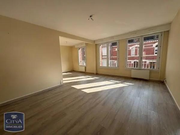 Appartement à louer 4 pièces 81.82m² Arras (62000)