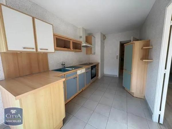 Appartement à louer 4 pièces 81.82m² Arras (62000)
