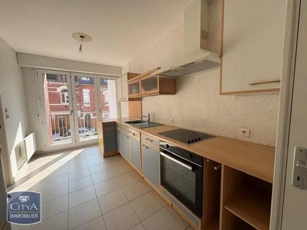 Appartement à louer 4 pièces 81.82m² Arras (62000)