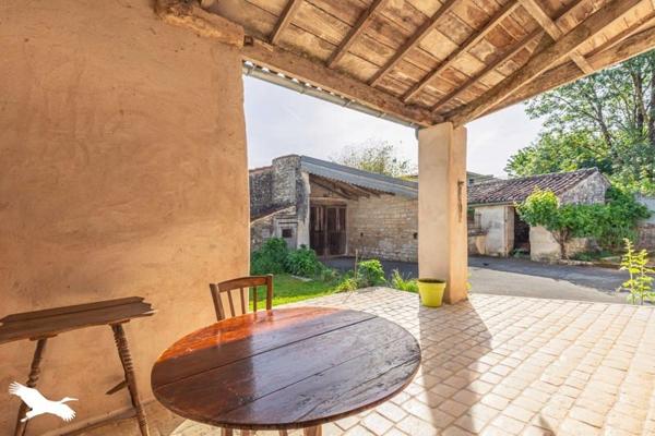 Maison à vendre 407 500 € Romegoux 7 p 158 m² DPE C