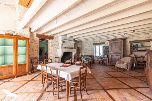 Maison à vendre 407 500 € Romegoux 7 p 158 m² DPE C