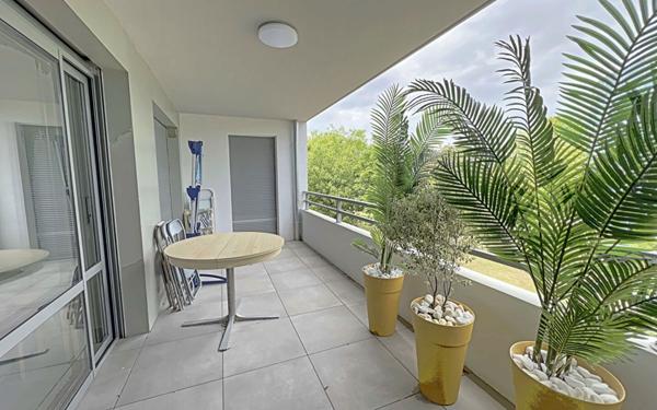 Appartement à louer    3 pièces •  Marseille 8