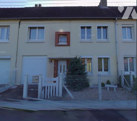 Maison à vendre – 3 chambres, sous sol- cave jardin et grand garage – à rafraîchir