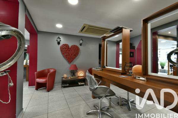 Esthétique, Coiffure​ à vendre 95 m² Saint-Just-en-Chaussée