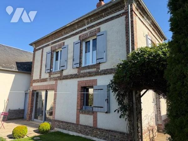 St Pierre de Cernières, jolie maison atypique joliment rénovée aux prestations de qualités