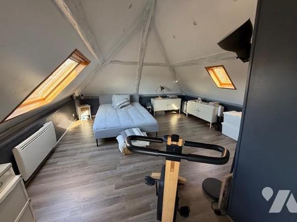 St Pierre de Cernières, jolie maison atypique joliment rénovée aux prestations de qualités