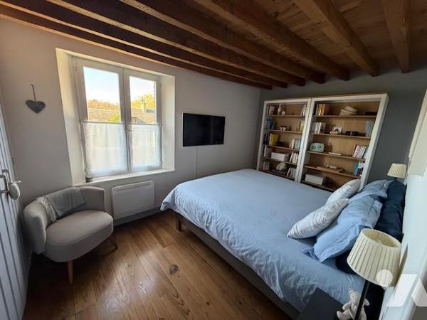 St Pierre de Cernières, jolie maison atypique joliment rénovée aux prestations de qualités