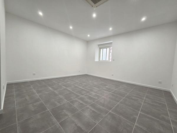 À vendre, achat local commercial, appartement 2 pièces Var proche toulon, Solliès